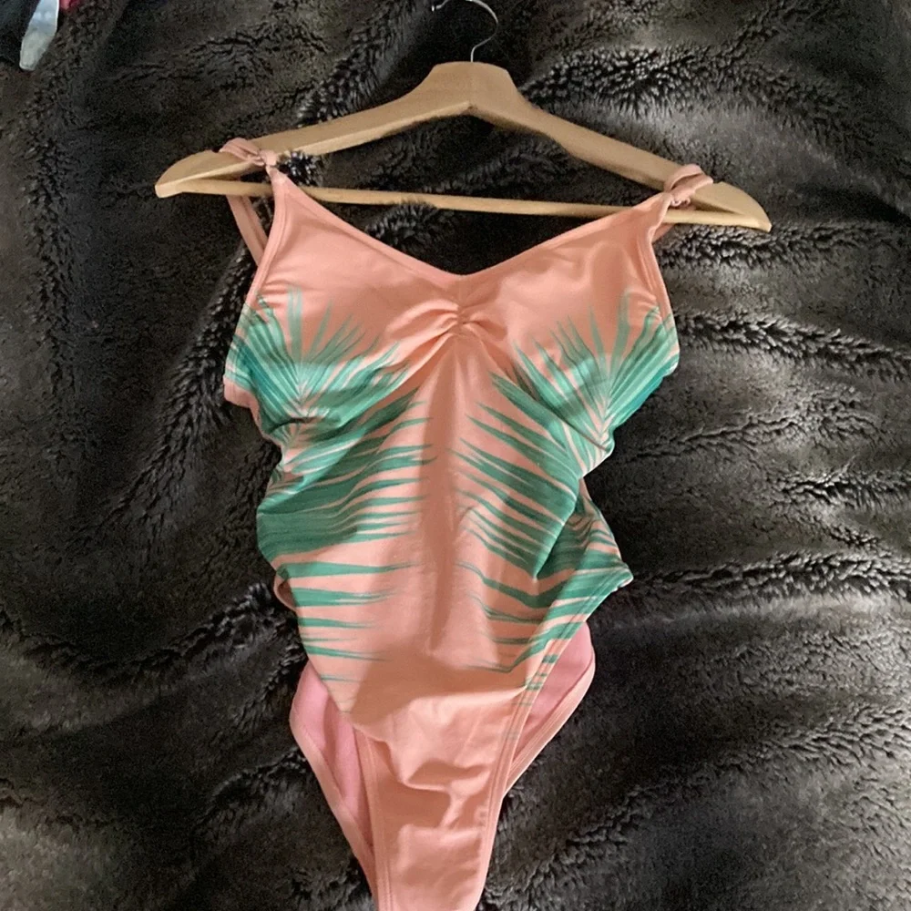 Pink and green leaves swim suit 1 piece. - Picture 4 of 4
